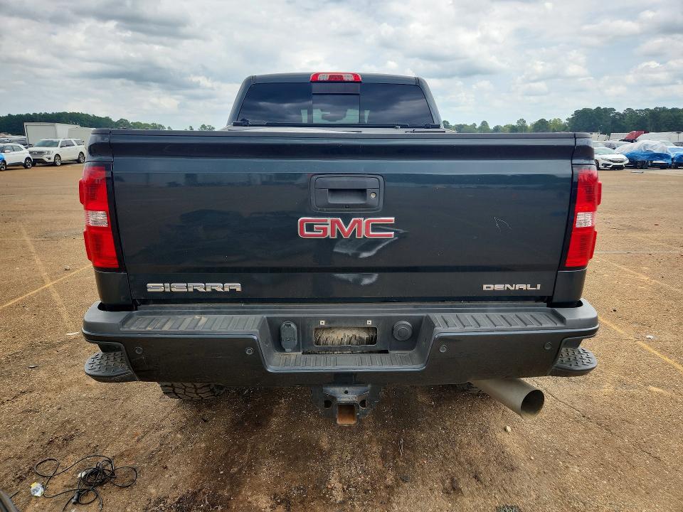 62220826 :رقم المزاد ، 1GT12UEY7JF145720 vin ، 2018 Gmc Sierra مزاد بيع