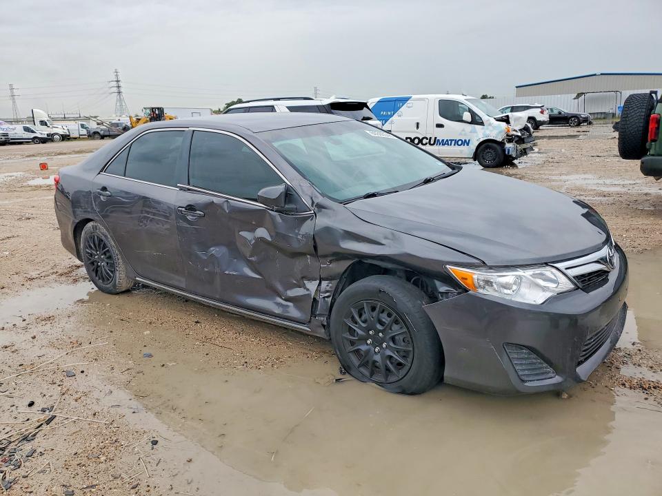 60360546 :رقم المزاد ، 4T4BF1FKXER341204 vin ، 2014 Toyota Camry مزاد بيع