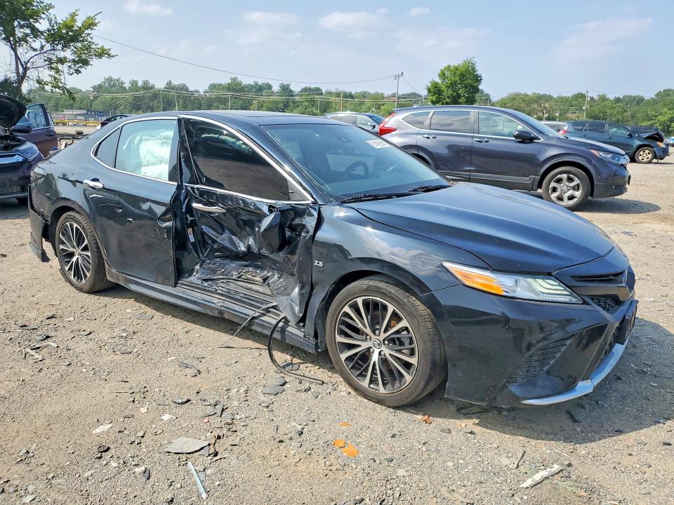 61486556 :رقم المزاد ، 4T1B11HK8KU728271 vin ، 2019 Toyota Camry مزاد بيع