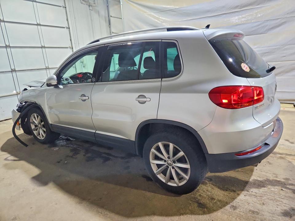 61516926 :رقم المزاد ، WVGSV7AX8HK039574 vin ، 2017 Volkswagen Tiguan مزاد بيع