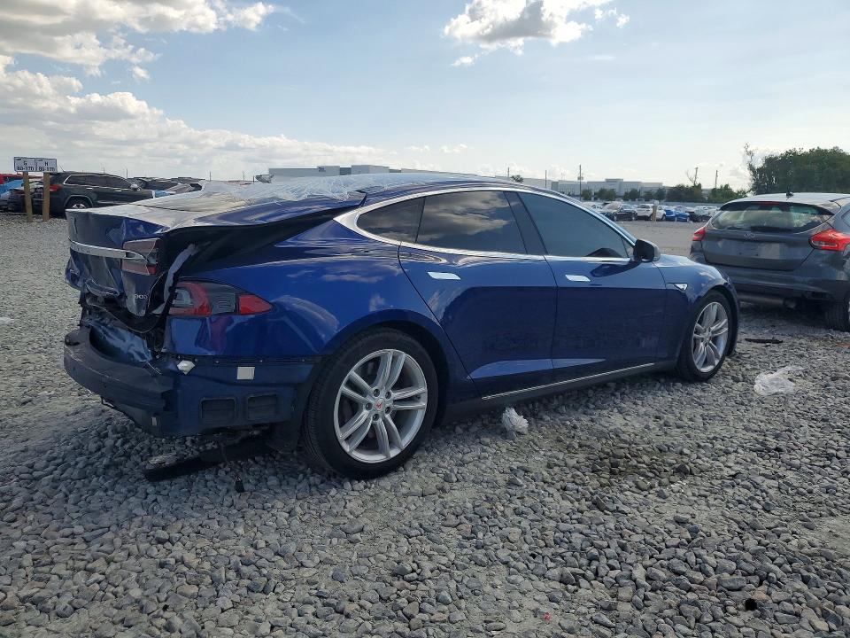 62500746 :رقم المزاد ، 5YJSA1E2XFF105337 vin ، 2015 Tesla Model S مزاد بيع