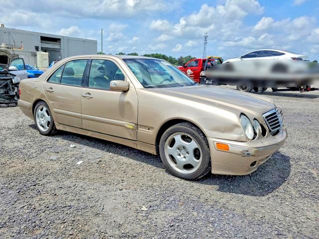 60599206 :رقم المزاد ، WDBJF70J4YB010436 vin ، 2000 Mercedes-benz E مزاد بيع