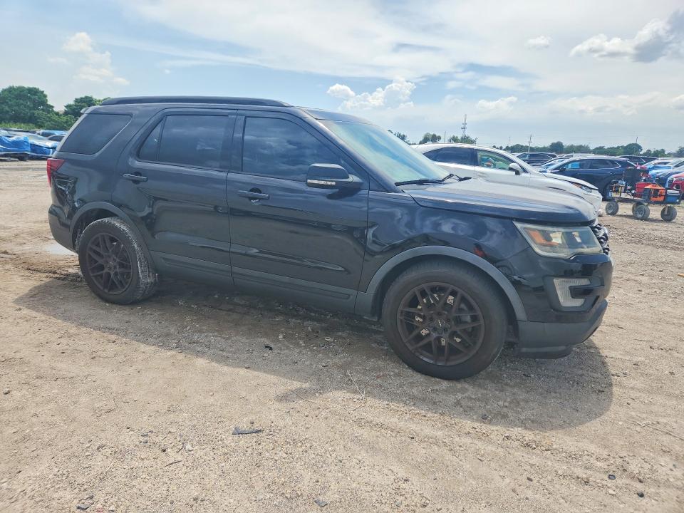 61397856 :رقم المزاد ، 1FM5K8GT4HGC45087 vin ، 2017 Ford Explorer مزاد بيع