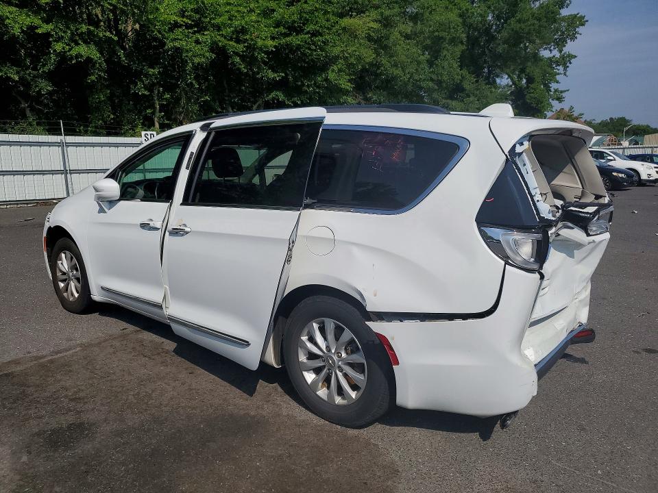 60229946 :رقم المزاد ، 2C4RC1BG9HR621771 vin ، 2017 Chrysler Pacifica مزاد بيع