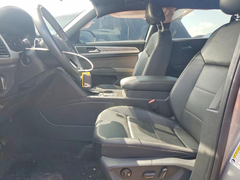 53575626 :رقم المزاد ، 1V2JE2CA3NC211400 vin ، 2022 Volkswagen Atlas Cross Sport مزاد بيع