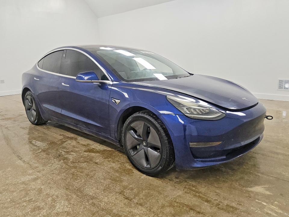 Продажа на аукционе авто 2018 Tesla Model 3, vin: 5YJ3E1EB3JF064566, номер лота: 61980376
