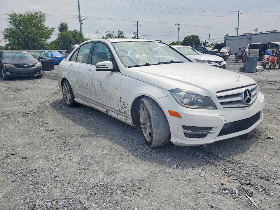 63489296 :رقم المزاد ، WDDGF4HB9DR268577 vin ، 2013 Mercedes-benz C مزاد بيع