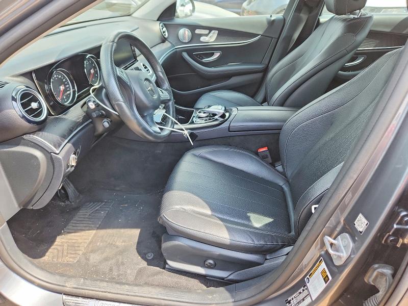 60661056 :رقم المزاد ، WDDZF4KB3HA161241 vin ، 2017 Mercedes-benz E مزاد بيع