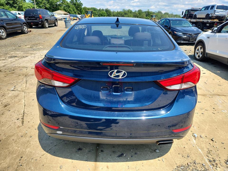 60661246 :رقم المزاد ، KMHDH4AH7FU422270 vin ، 2015 Hyundai Elantra مزاد بيع