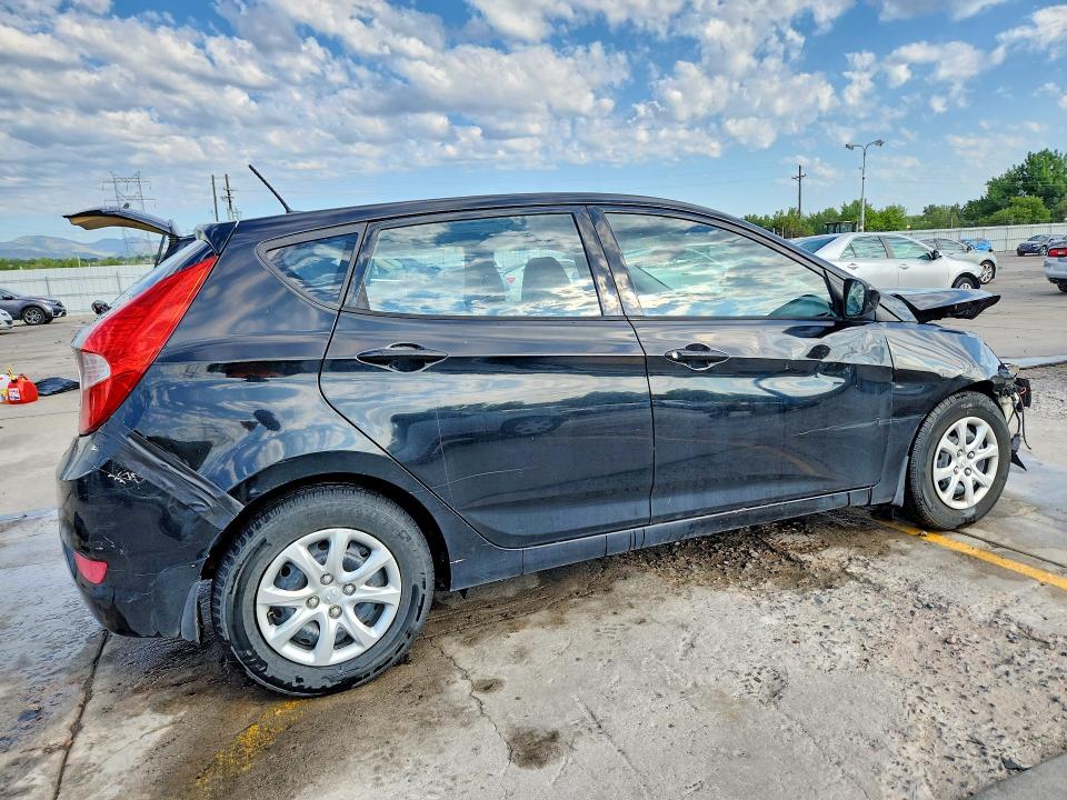 61469326 :رقم المزاد ، KMHCT5AE8DU087779 vin ، 2013 Hyundai Accent مزاد بيع