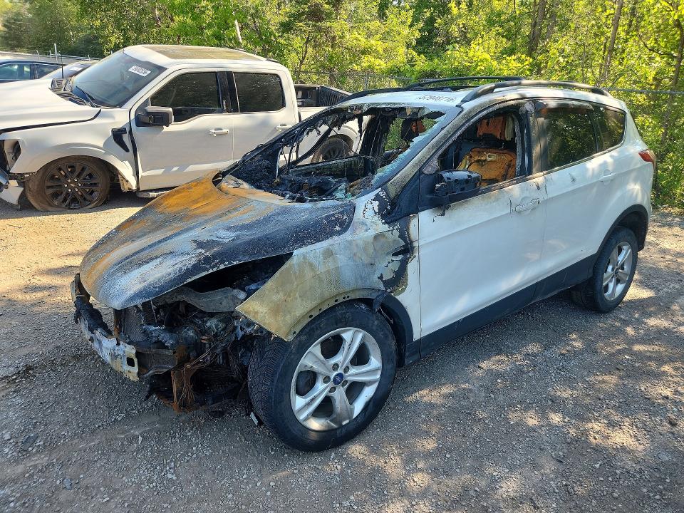 2013 Ford Escape მანქანა იყიდება აუქციონზე, vin: 1FMCU0GX2DUB10627, აუქციონის ნომერი: 57948716