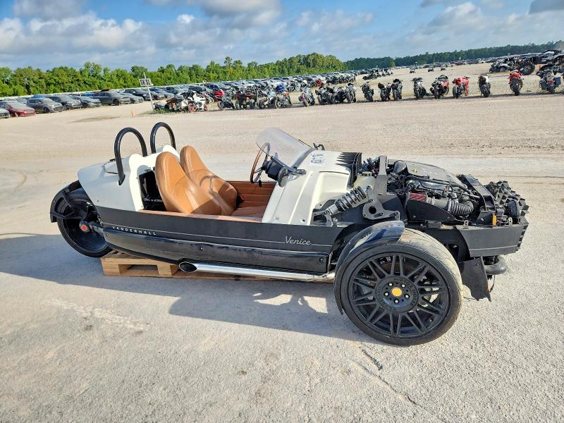 63111706 :رقم المزاد ، 7KGTC2V32NR003209 vin ، 2022 Vanderhall Venice Gt مزاد بيع