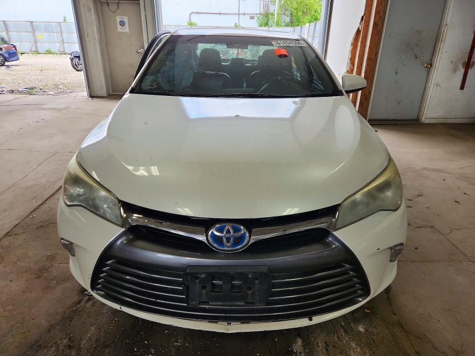 2015 Toyota Camry Hybrid მანქანა იყიდება აუქციონზე, vin: 4T1BD1FK5FU150257, აუქციონის ნომერი: 61494506