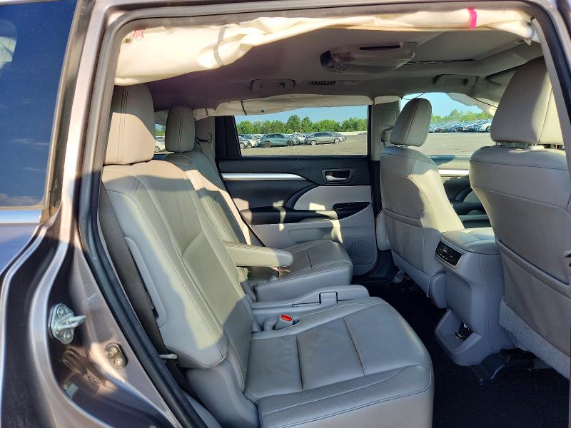 62016176 :رقم المزاد ، 5TDJKRFH4GS242829 vin ، 2016 Toyota Highlander مزاد بيع