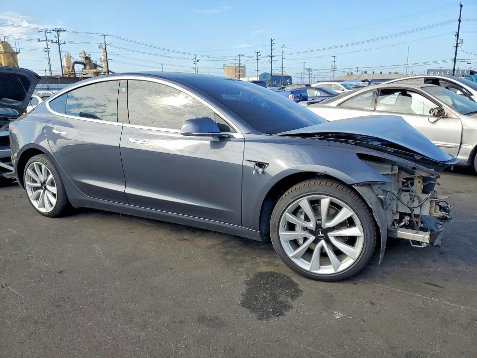 61734106 :رقم المزاد ، 5YJ3E1EB1LF711971 vin ، 2020 Tesla Model 3 مزاد بيع