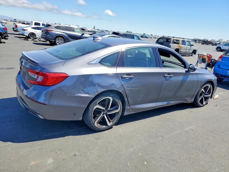 59285036 :رقم المزاد ، 1HGCV1F30JA076675 vin ، 2018 Honda Accord مزاد بيع