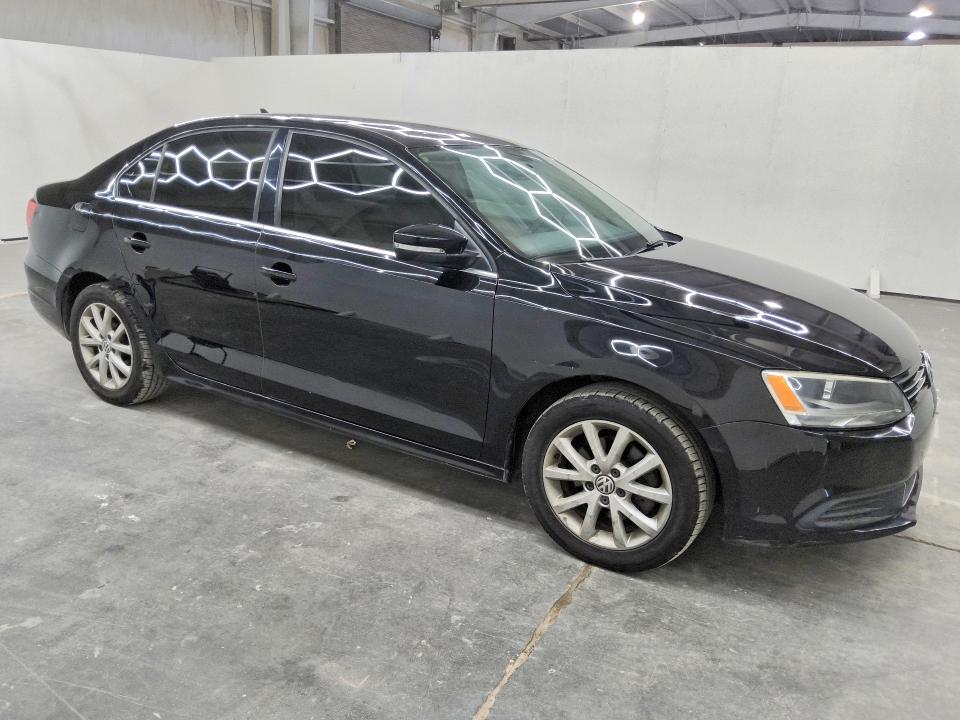 61499776 :رقم المزاد ، 3VWD07AJ0EM357052 vin ، 2014 Volkswagen Jetta مزاد بيع
