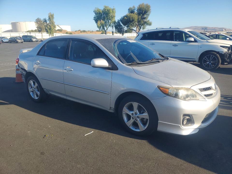 2013 Toyota Corolla მანქანა იყიდება აუქციონზე, vin: 2T1BU4EE5DC994424, აუქციონის ნომერი: 61324566