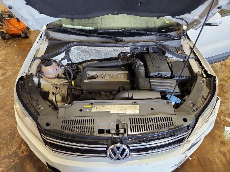 2015 Volkswagen Tiguan მანქანა იყიდება აუქციონზე, vin: WVGBV7AX9FW582633, აუქციონის ნომერი: 59337366