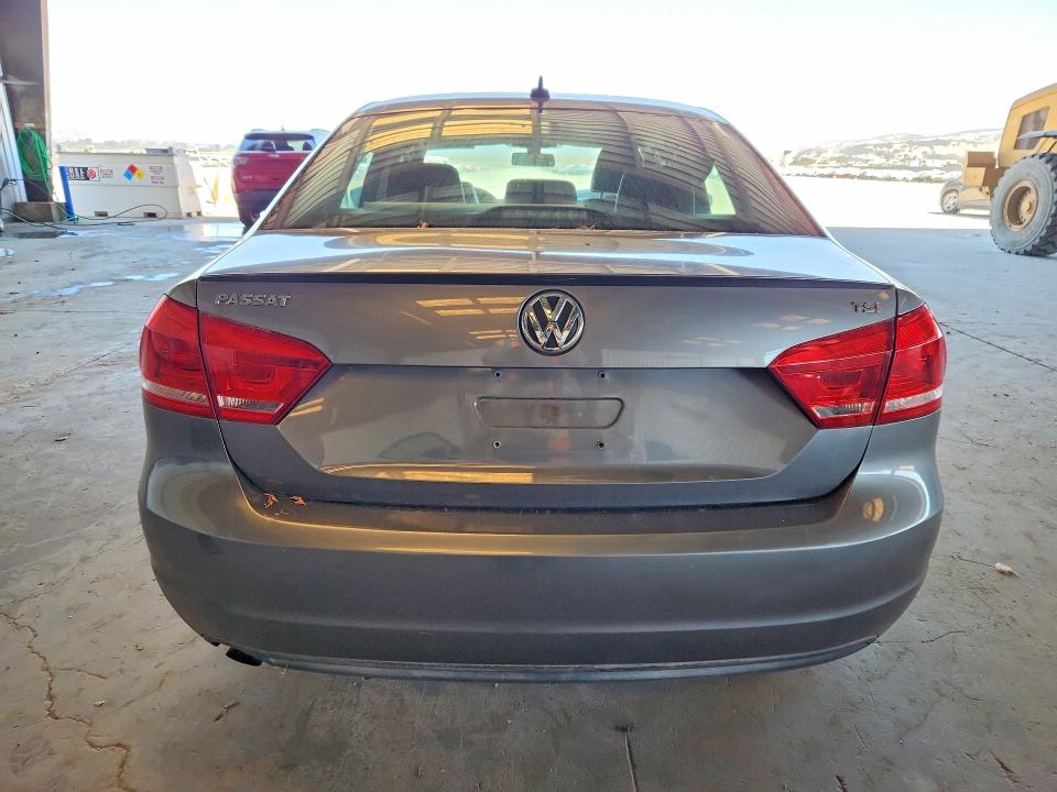 Продажа на аукционе авто 2014 Volkswagen Passat, vin: 1VWAT7A35EC098829, номер лота: 62721986