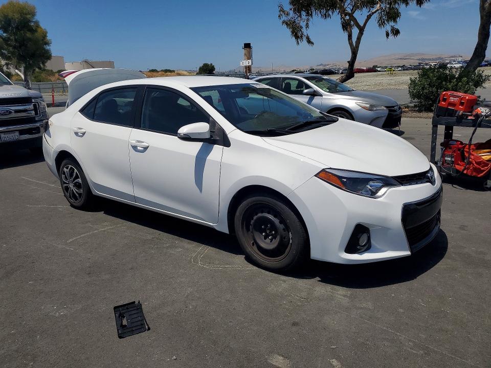 2015 Toyota Corolla მანქანა იყიდება აუქციონზე, vin: 5YFBURHE1FP318287, აუქციონის ნომერი: 59300256
