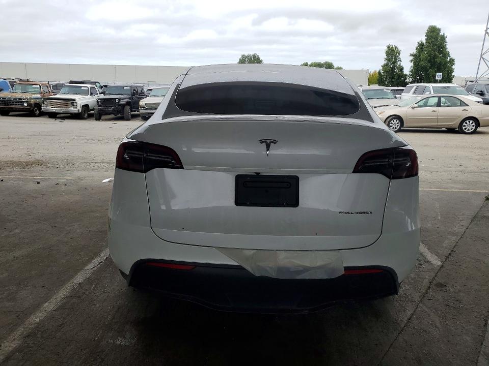 Продажа на аукционе авто 2023 Tesla Model  Y, vin: 7SAYGDEEXPF742575, номер лота: 59105136