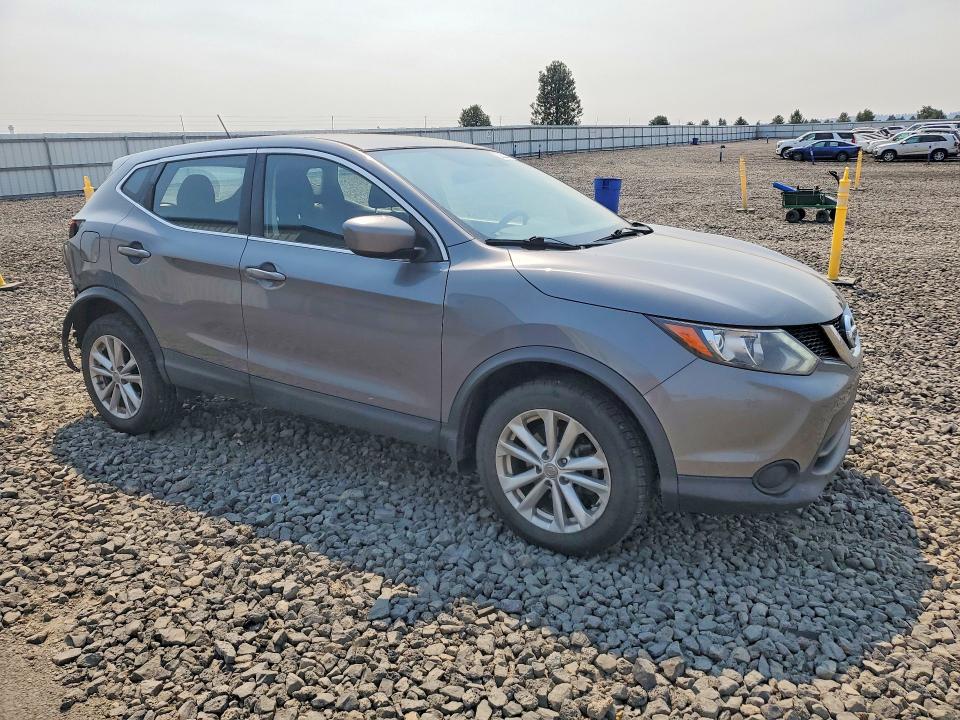 2017 Nissan Rogue Sport მანქანა იყიდება აუქციონზე, vin: JN1BJ1CR7HW143805, აუქციონის ნომერი: 62622136