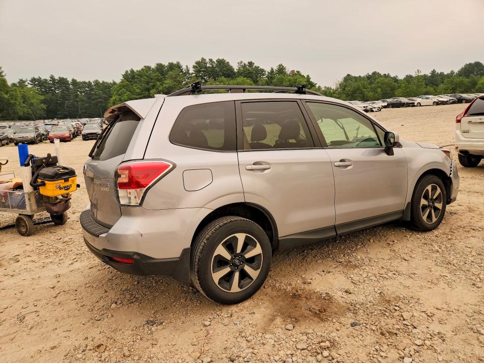 60899596 :رقم المزاد ، JF2SJAEC8HH455675 vin ، 2017 Subaru Forester مزاد بيع