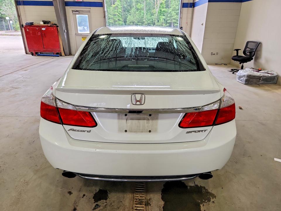 62018896 :رقم المزاد ، 1HGCR2F50FA200527 vin ، 2015 Honda Accord مزاد بيع