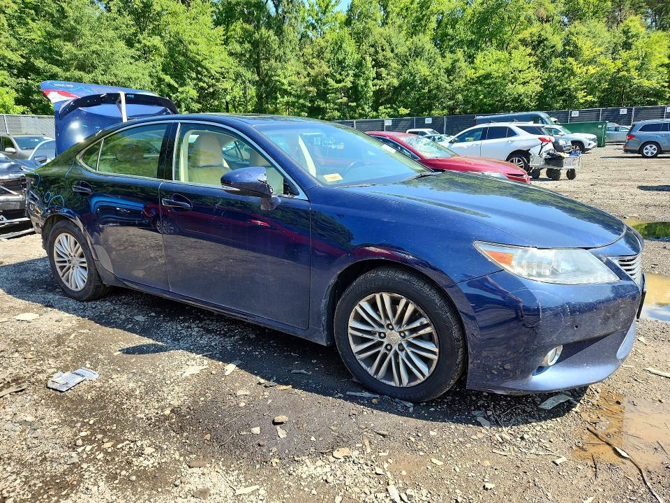 62140096 :رقم المزاد ، JTHBK1GG9D2082055 vin ، 2013 Lexus Es مزاد بيع