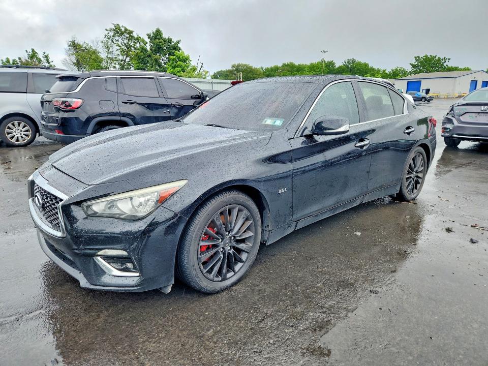59825666 :رقم المزاد ، JN1EV7APXJM361258 vin ، 2018 Infiniti Q50 مزاد بيع