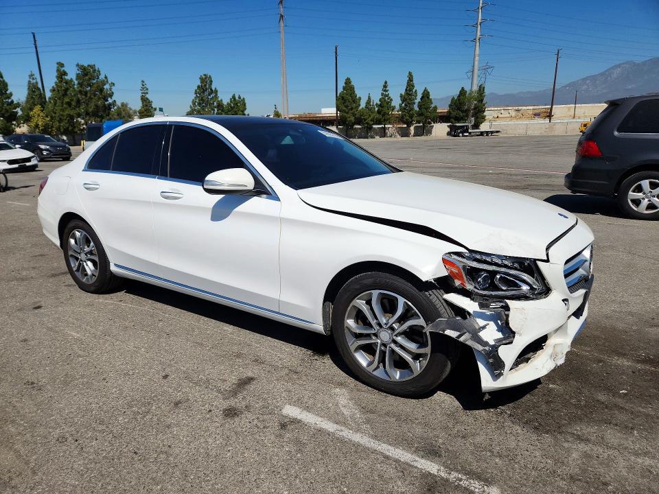 2015 Mercedes-benz C მანქანა იყიდება აუქციონზე, vin: 55SWF4KB9FU060768, აუქციონის ნომერი: 62655756
