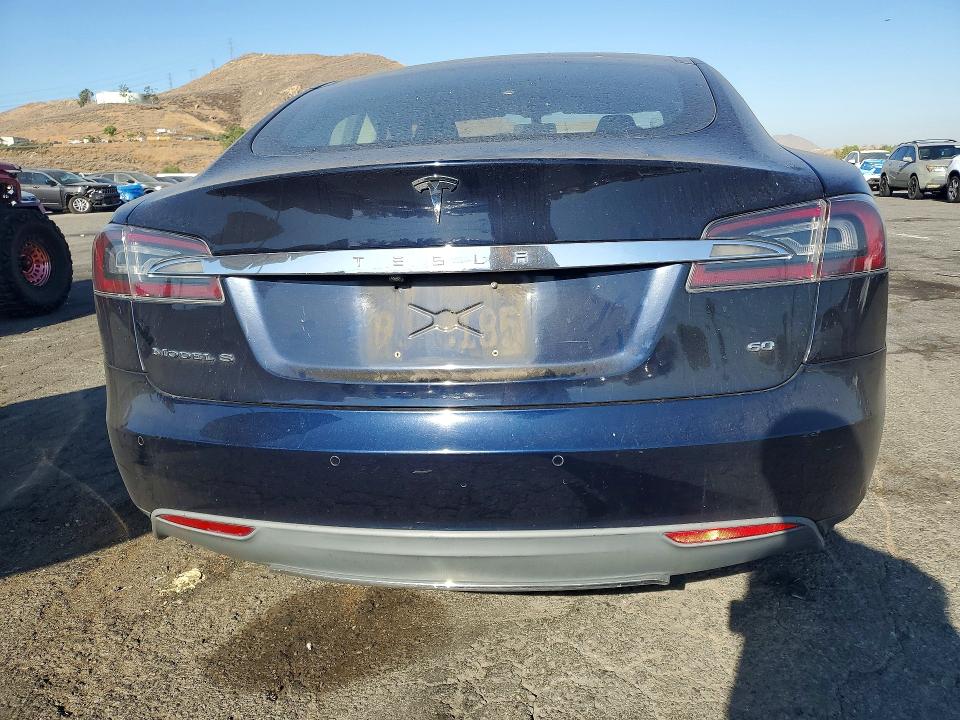 60838156 :رقم المزاد ، 5YJSA1S17EFP32698 vin ، 2014 Tesla Model S مزاد بيع