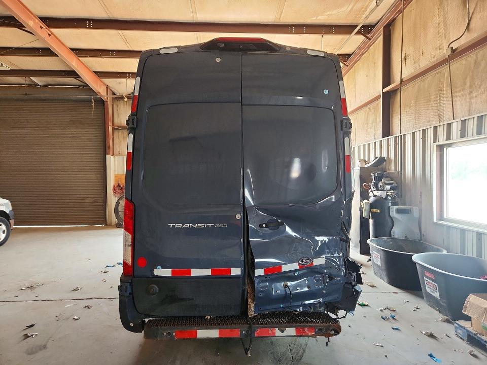 60027656 :رقم المزاد ، 1FTBR3X84LKB04625 vin ، 2020 Ford Transit مزاد بيع