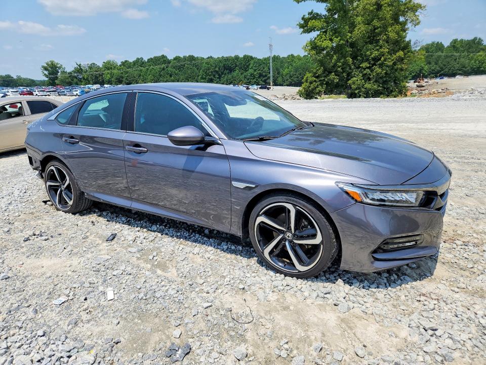 62746816 :رقم المزاد ، 1HGCV1F32JA093090 vin ، 2018 Honda Accord مزاد بيع