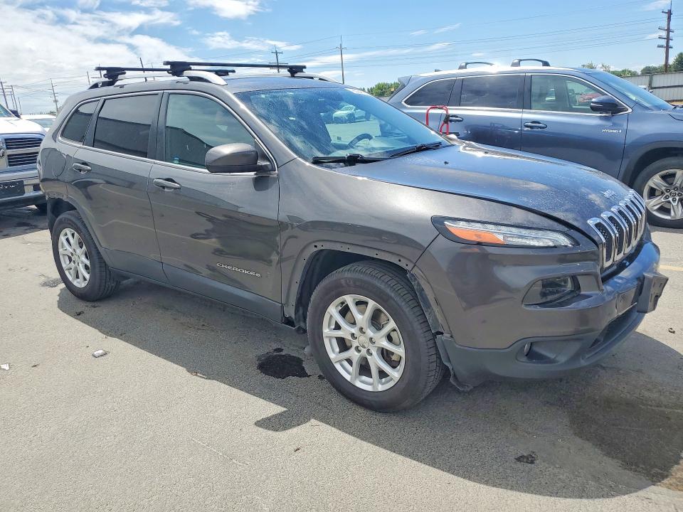 60241216 :رقم المزاد ، 1C4PJMCB5HW634106 vin ، 2017 Jeep Cherokee مزاد بيع