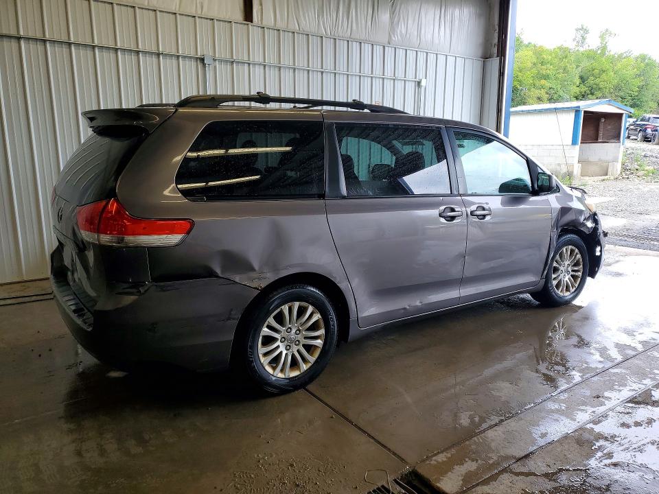 Aukcja sprzedaży 2011 Toyota Sienna, vin: 5TDYK3DC0BS111196, numer aukcji: 62382166