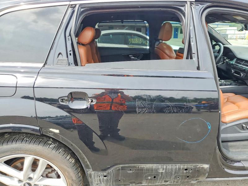 58881916 :رقم المزاد ، WA1VAAF71JD037690 vin ، 2018 Audi Q7 مزاد بيع