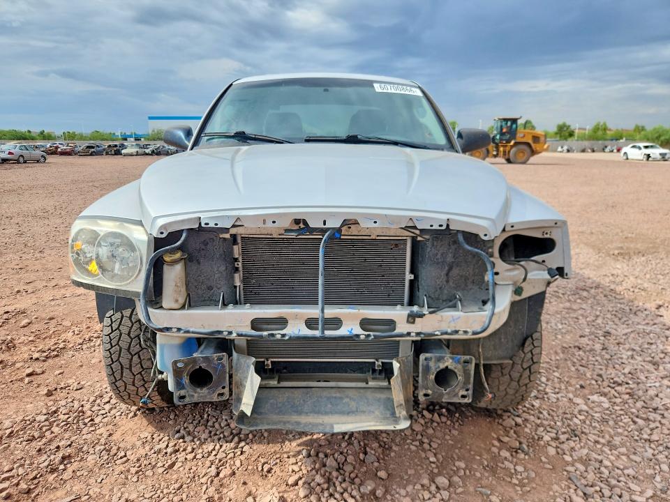 60700866 :رقم المزاد ، 1D7HW48N15S225442 vin ، 2005 Dodge Dakota مزاد بيع