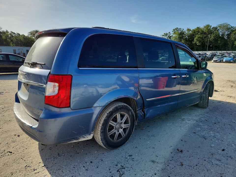 61962446 :رقم المزاد ، 2A4RR5DG9BR782397 vin ، 2011 Chrysler Town & Country مزاد بيع