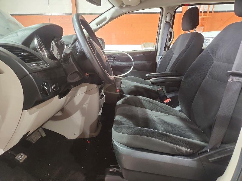 61213826 :رقم المزاد ، 2C4RDGBG4JR275862 vin ، 2018 Dodge Grand Caravan مزاد بيع
