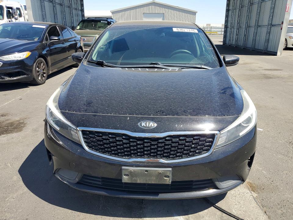 63021316 :رقم المزاد ، 3KPFK4A75JE251807 vin ، 2018 Kia Forte مزاد بيع