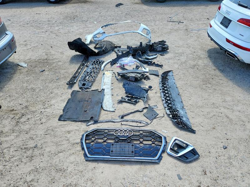 60030576 :رقم المزاد ، WA1EAAFY9N2137353 vin ، 2022 Audi Q5 مزاد بيع
