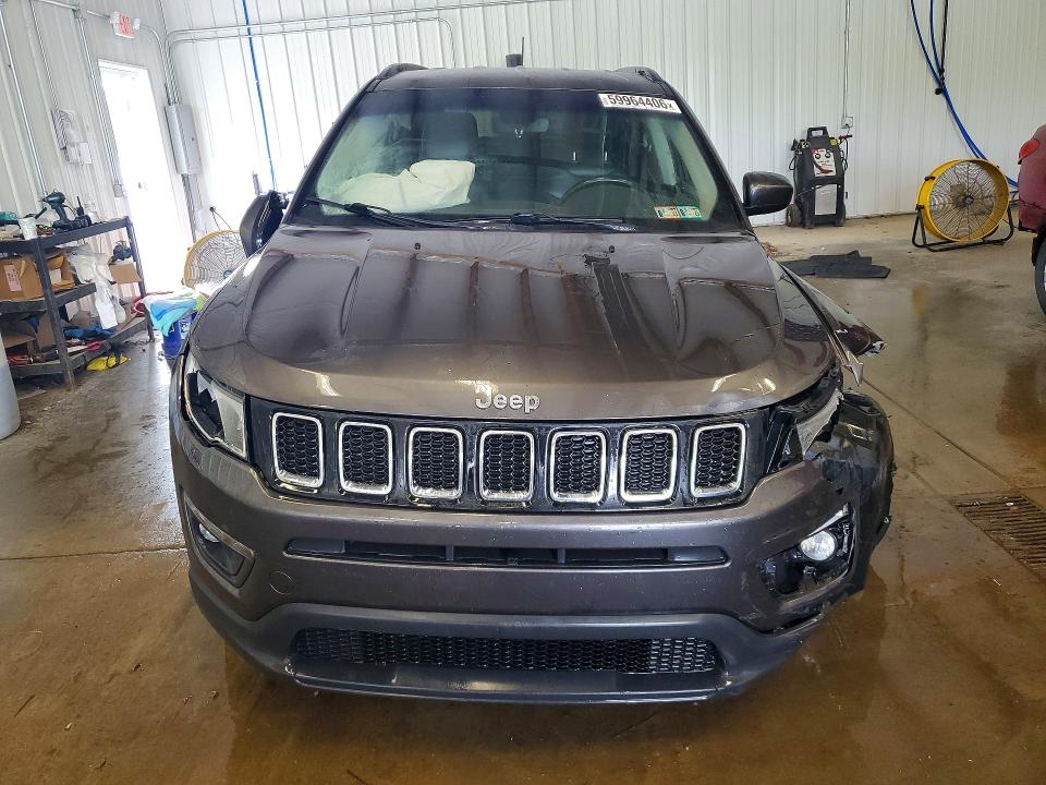 59964406 :رقم المزاد ، 3C4NJDBB7KT786748 vin ، 2019 Jeep Compass مزاد بيع