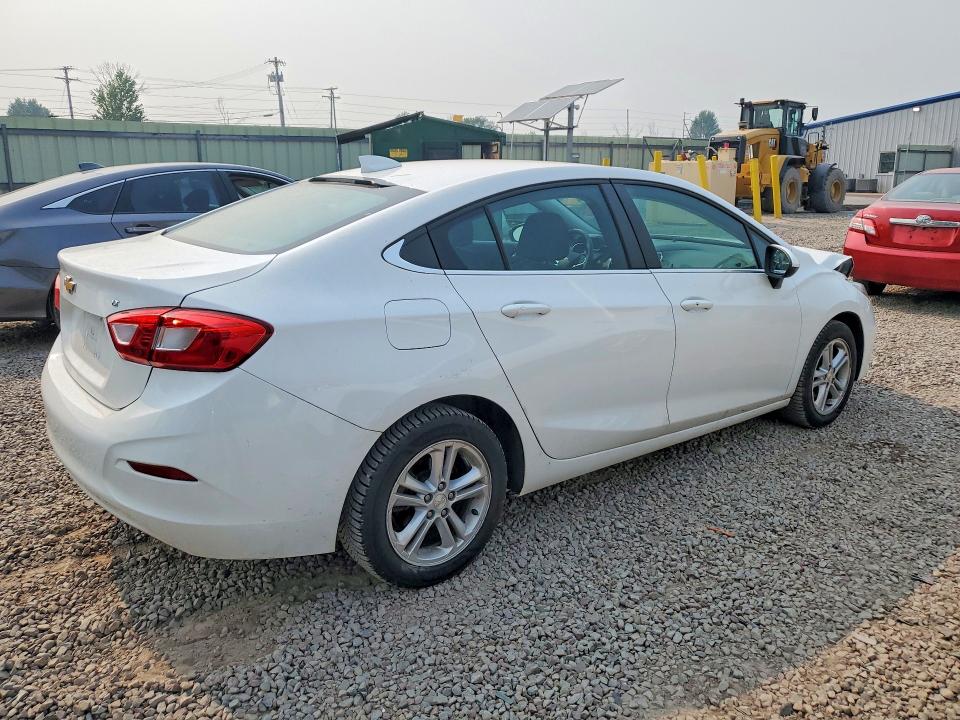 60653856 :رقم المزاد ، 1G1BE5SM0J7184560 vin ، 2018 Chevrolet Cruze مزاد بيع