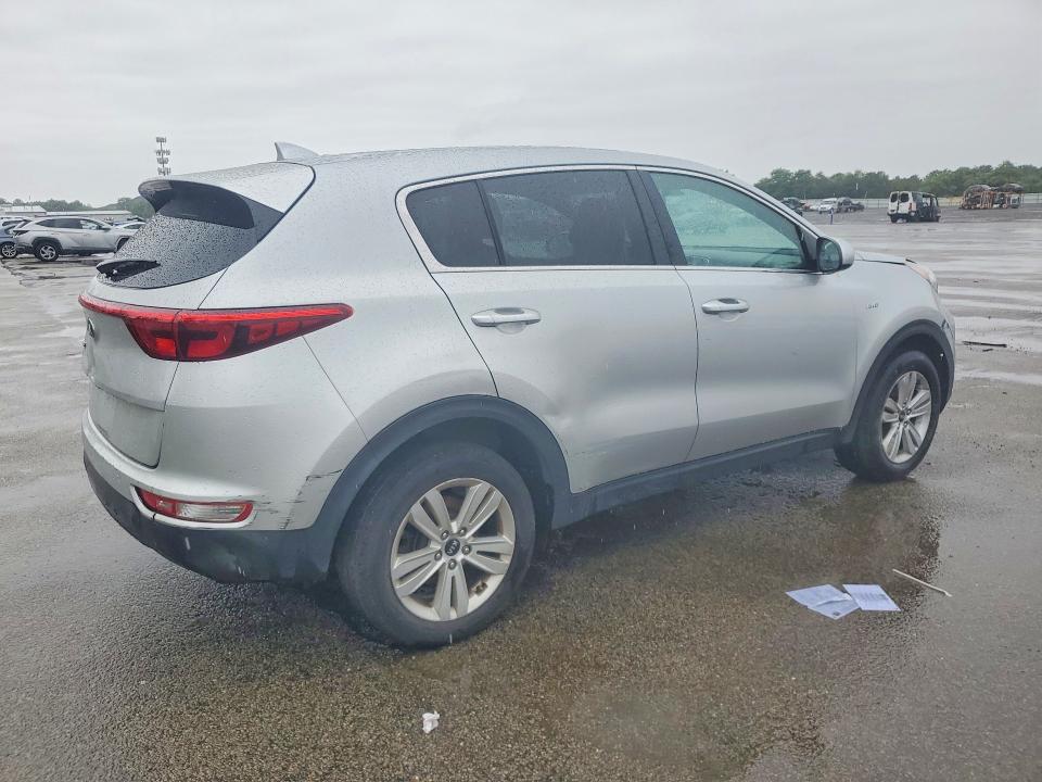 59710826 :رقم المزاد ، KNDPMCAC4J7318161 vin ، 2018 Kia Sportage مزاد بيع