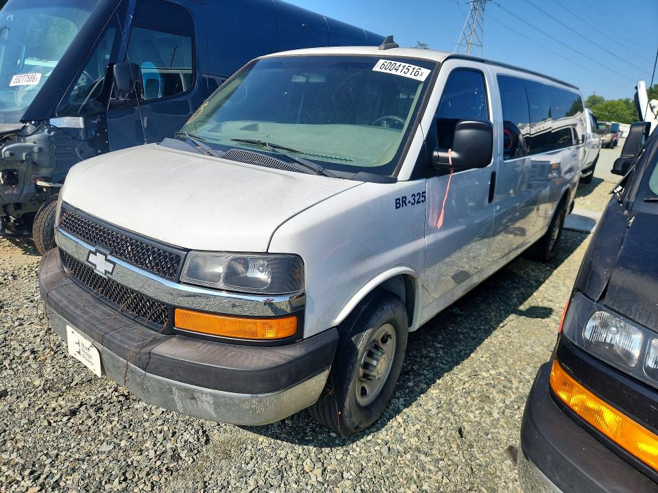 60041516 :رقم المزاد ، 1GAZGPFG1G1191733 vin ، 2016 Chevrolet Express G3500 مزاد بيع