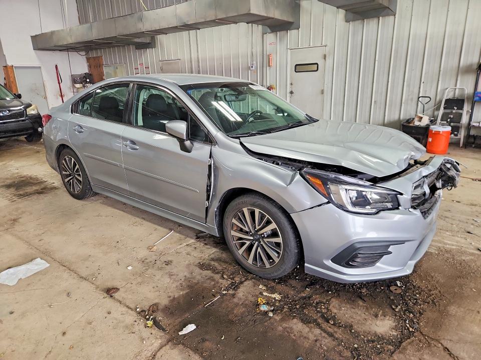 61373716 :رقم المزاد ، 4S3BNAF60K3005616 vin ، 2019 Subaru Legacy مزاد بيع