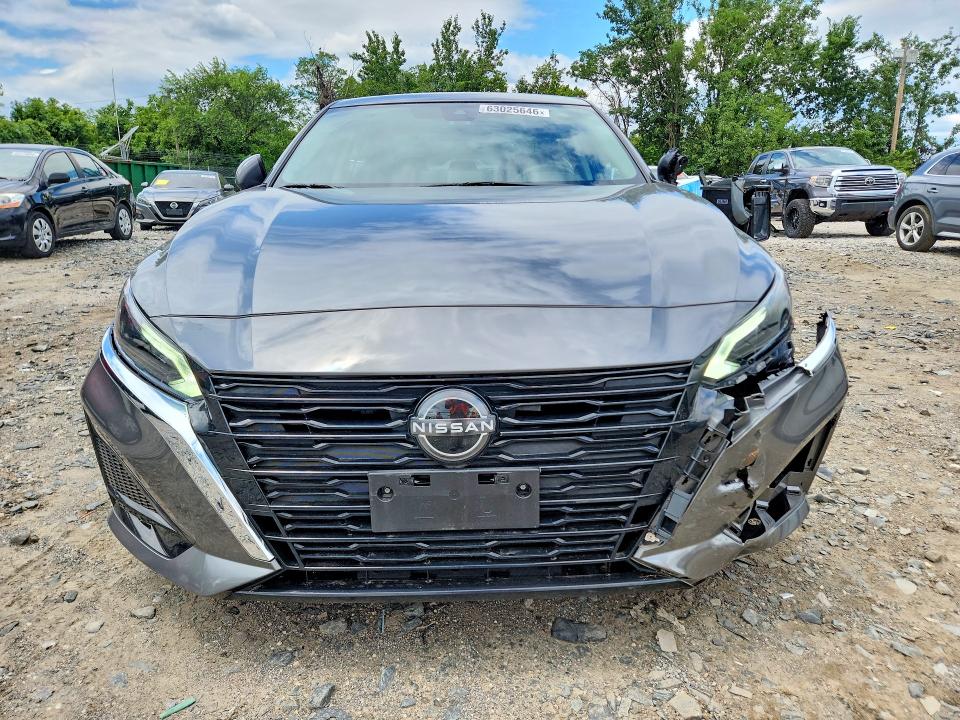 63025646 :رقم المزاد ، 1N4BL4DW8PN393626 vin ، 2023 Nissan Altima مزاد بيع
