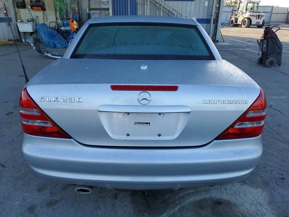 Aukcja sprzedaży 2001 Mercedes-benz Slk, vin: WDBKK49F21F172755, numer aukcji: 61007496
